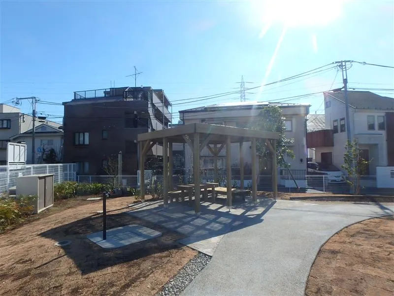 世田谷区北烏山5丁目広場　野沢園施工事例　造園